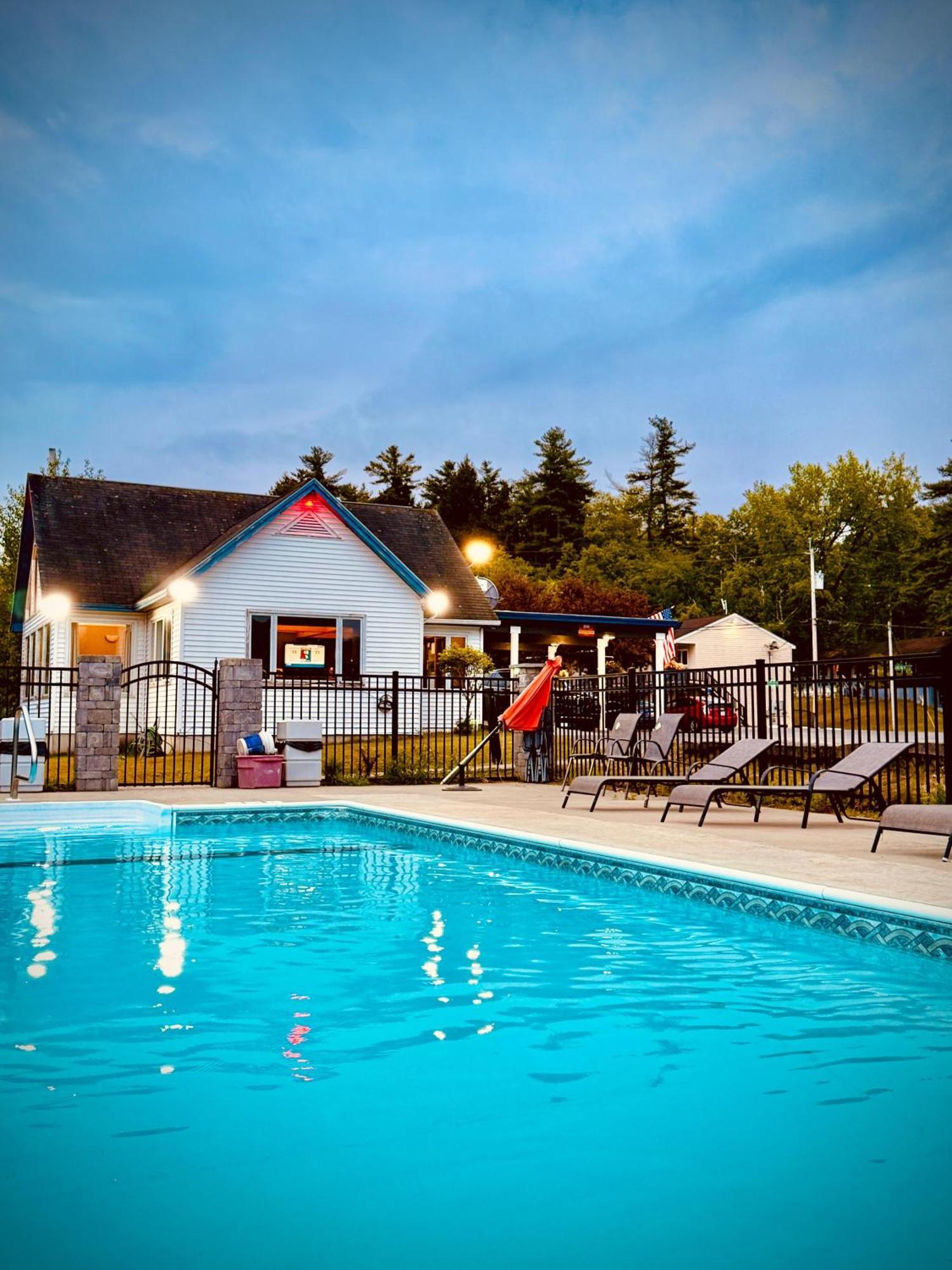 Travelodge By Wyndham Lake George Ny Kültér fotó